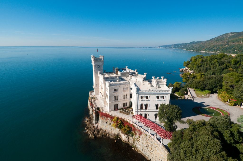 A pciture of glorious Castello di Miramare built by Austrian Habsburg family member Maximilian l. Book a tour to Triest at www.krug-travel.com.